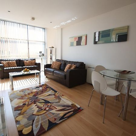 Stay Deansgate Apartments For 14 Nights Plus Манчестър Стая снимка