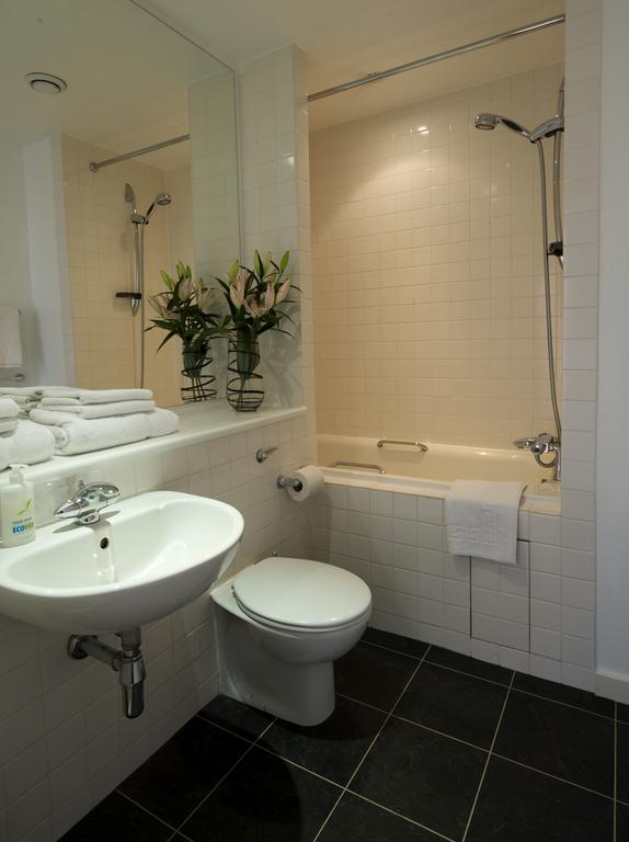 Stay Deansgate Apartments For 14 Nights Plus Манчестър Стая снимка