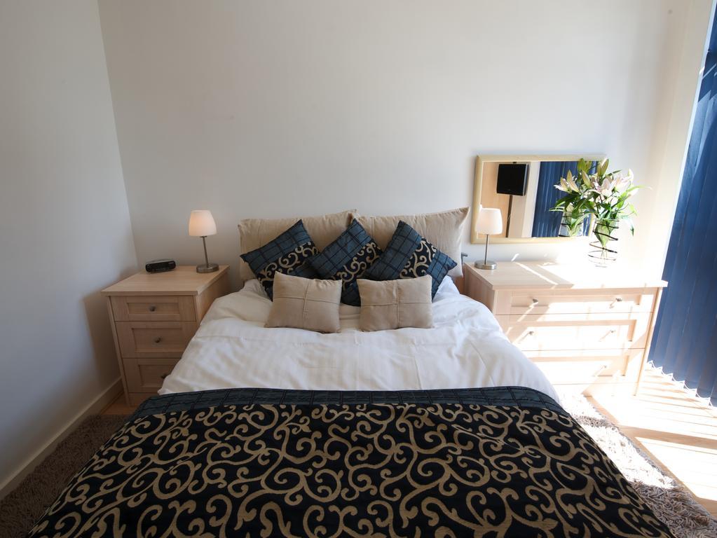 Stay Deansgate Apartments For 14 Nights Plus Манчестър Стая снимка